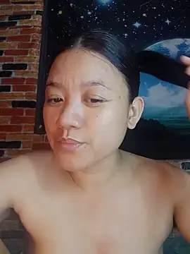 Urchanel 现场XXX聊天
