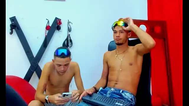 Sembang XXX Secara Langsung friends_lust_latin