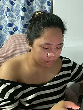 Chat XXX en directo de _UrSingleMamiBella_