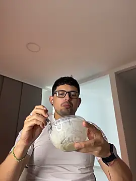 TroyeSavage Live XXX-chat