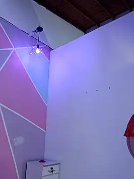 Chat +18 de whitney_brown_ ao vivo