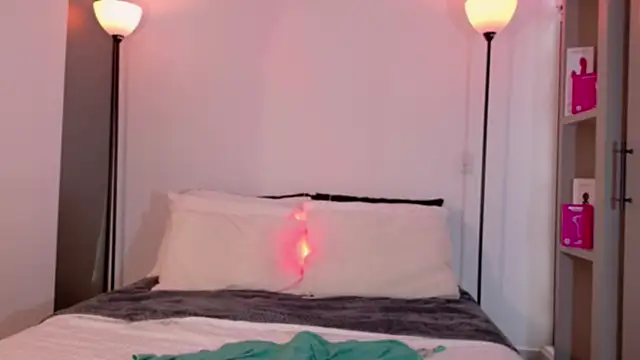 Chat +18 de ChloeMoreti ao vivo