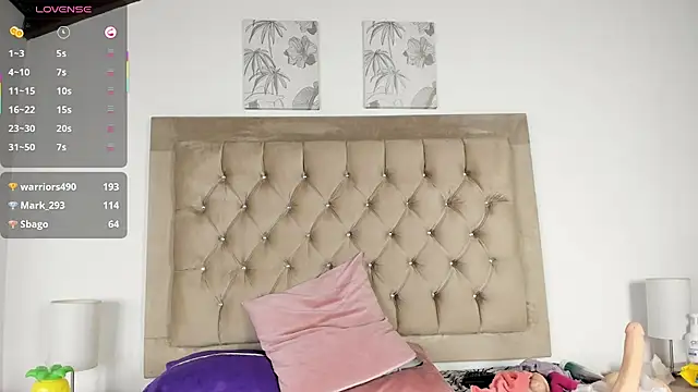 erika_222 Live XXX Chat