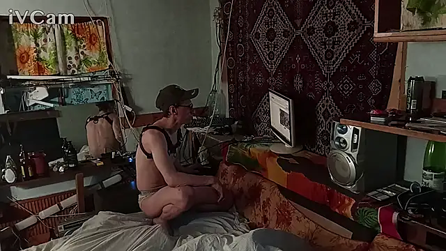 PrimordialChill6 Show in webcam