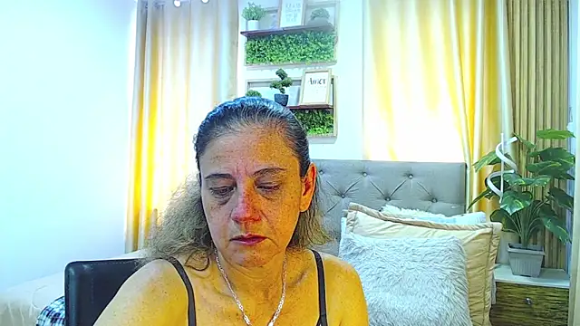 sasi_luna's Live XXX Chat
