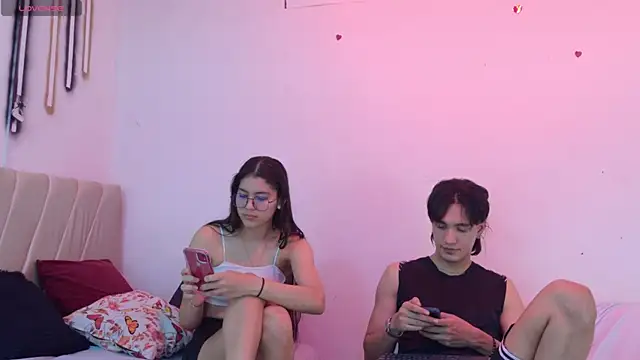 sweetauracouple Webcamshow