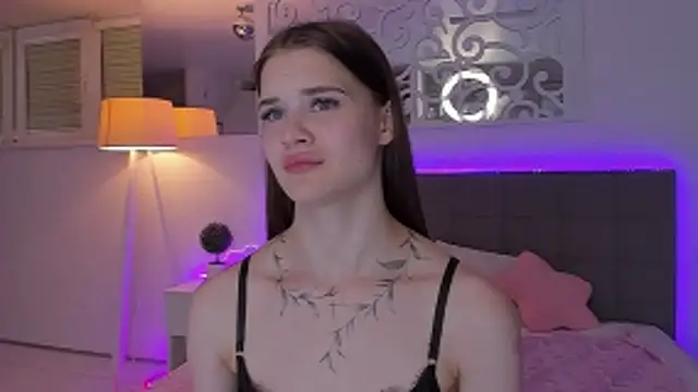 LuisaClover – Naživo XXX chat