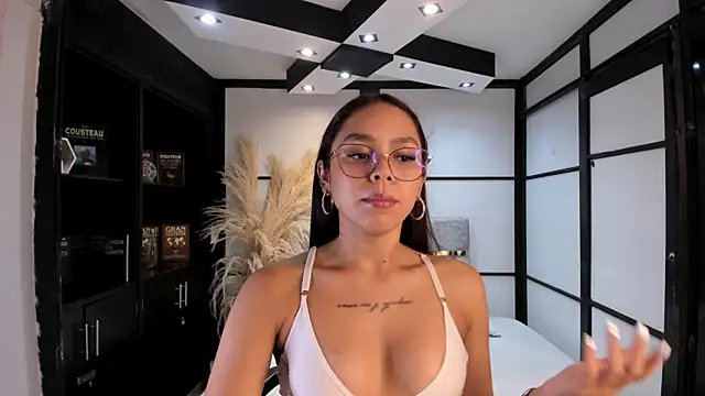 CarolineFyren Live XXX chat