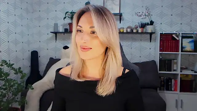 MillaXQueen's Live XXX Chat