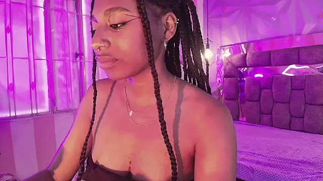 Živý XXX chat Queen_perla_