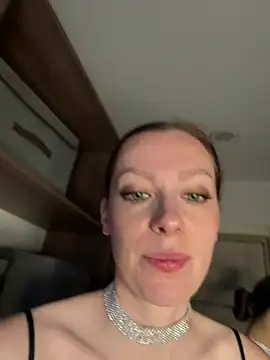 RussianGirls_ Adlı Modelin Canlı XXX Sohbeti