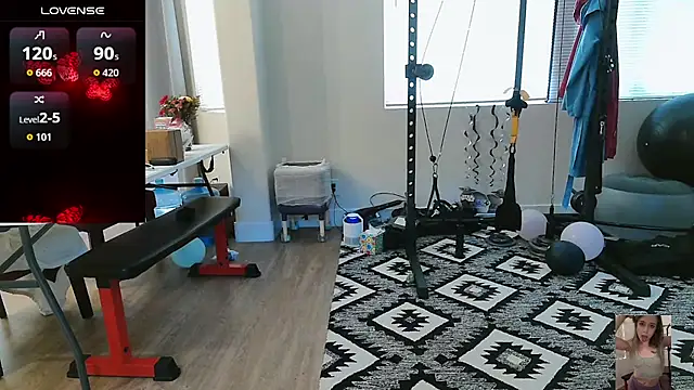 Blondiewithanass Adlı Modelin Canlı XXX Sohbeti