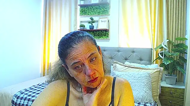 XXX chat uživo modela sasi_luna
