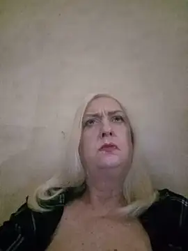 Julia20X Webcam-Show
