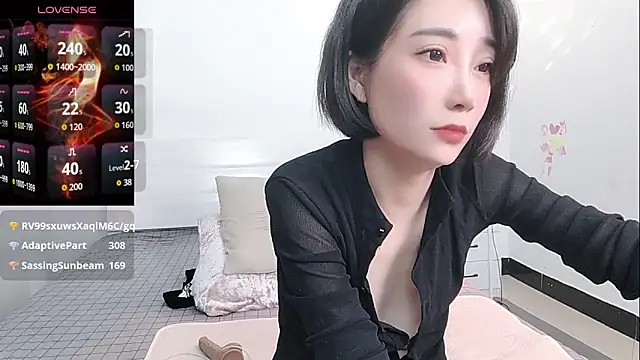 YIWA-2000 Live XXX-Chat