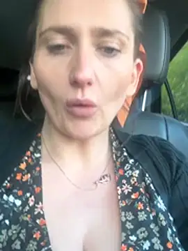 Siren__xxx: διαδικτυακό σόου στην κάμερα