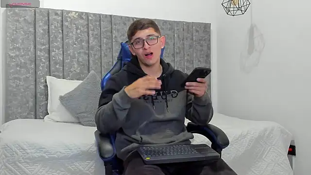 Calvin_Hunter Live XXX-chat
