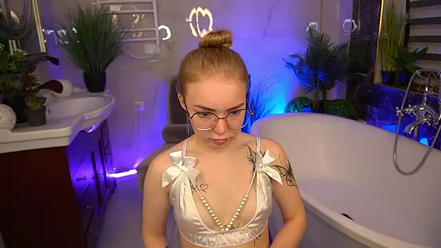 แชท XXX สดของ EmilySunshineS