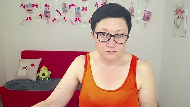 EmilyL0ve Chat XXX live