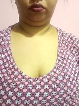 Ravina_patil1 Show in webcam