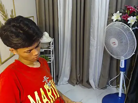sweetguy_forth Show Webcam