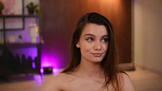 Lena_Laurent Chat XXX in diretta