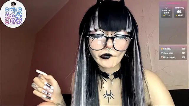 SmilingPatent Live XXX-chat