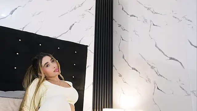 Annyy_Rosse élő XXX-chatje