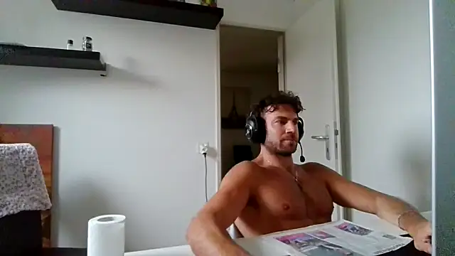 Pertunjukan Kamera Web alpha-hunk