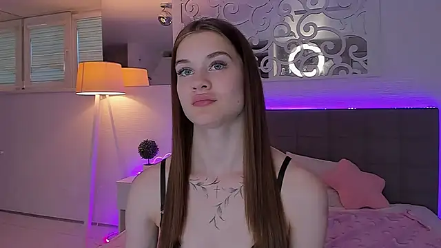 LuisaClover's Live XXX Chat