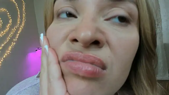 Chat XXX ao vivo de BrightDani