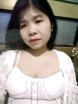 Ayti01 即時 XXX 聊天