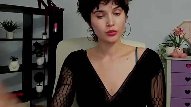 sarah_perfect Adlı Modelin Canlı XXX Sohbeti