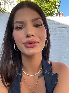 RaniaSnow's Live XXX Chat