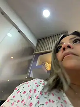 isabella_horney_'s Live XXX Chat