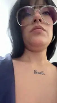 Aura_Baker Adlı Modelin Canlı XXX Sohbeti
