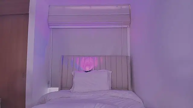 ArianaReynoldss Adlı Modelin Canlı XXX Sohbeti