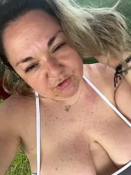 MikyVesela Adlı Modelin Canlı XXX Sohbeti