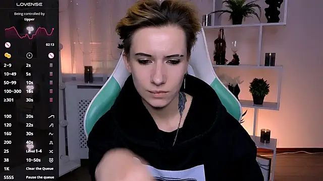 XXX chat uživo modela _Rein_ramm