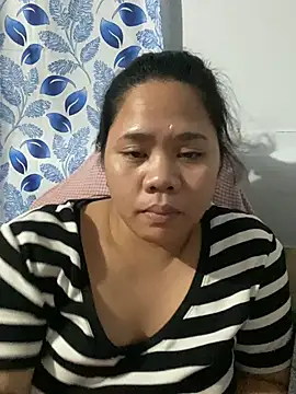 _UrSingleMamiBella_'s Live XXX Chat