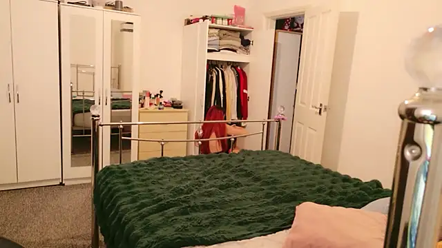 karlaolivia Adlı Modelin Canlı XXX Sohbeti