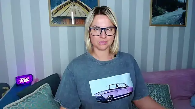XXX chat uživo modela MonaLisaG