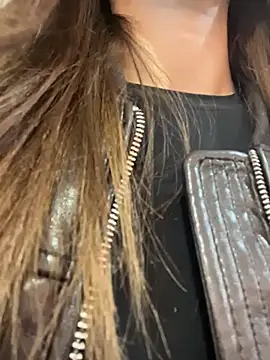 AnitaFly 即時 XXX 聊天