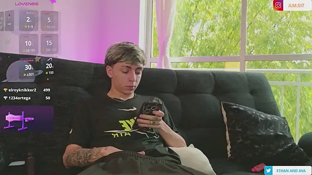 ethan_and_ava's Live XXX Chat
