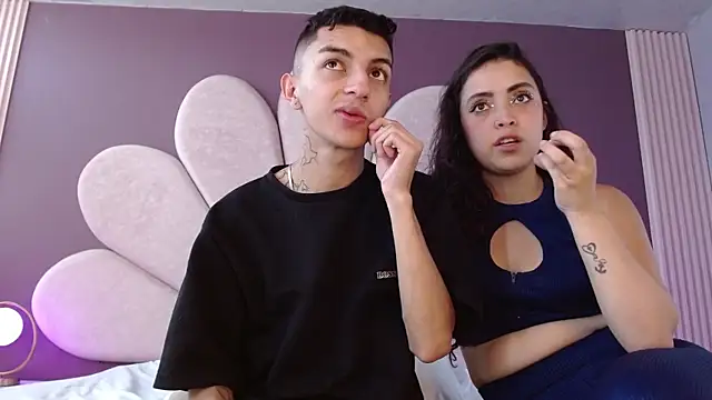 Živý XXX chat NickandAbby_