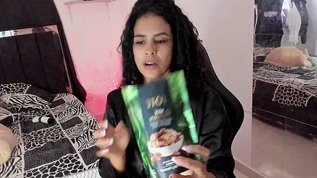 XXX chat uživo modela Moon_Sammy