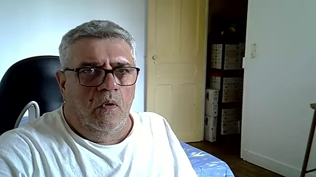 Laurent_oldmen Show in webcam