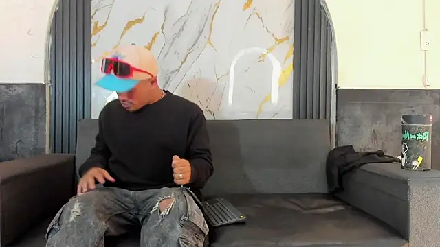 Latins_on_firen Webbikameraesitys
