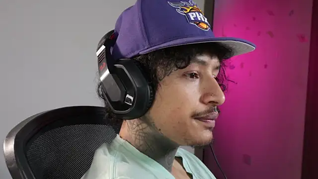 trieone's Webcam Show
