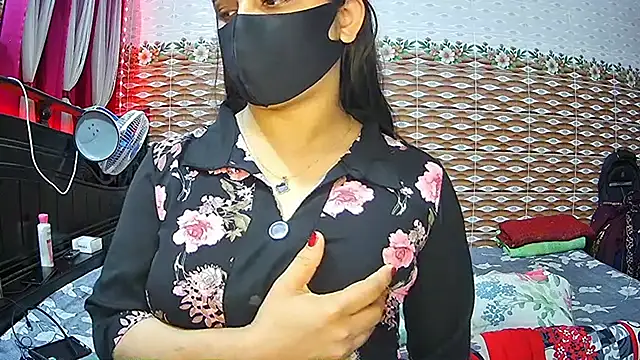 Younger_Couples Adlı Modelin Canlı XXX Sohbeti